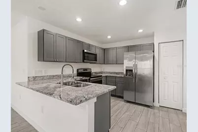 810 21st Street E, Bradenton, FL 34208 - Photo 7