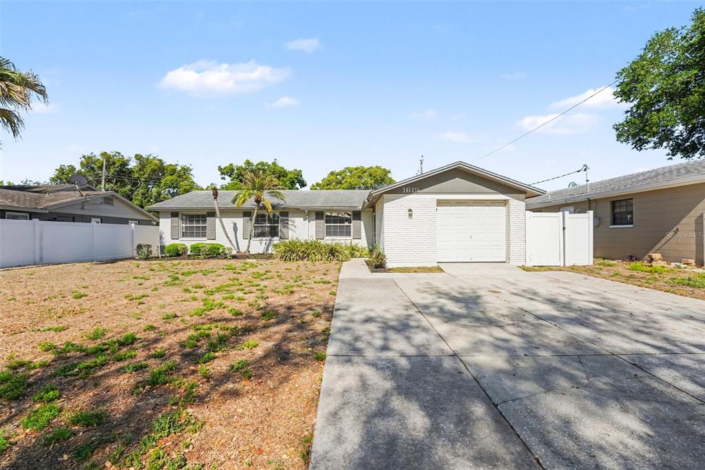 1615 Seneca Ave - 1615 Seneca Ave, Lakeland, FL 33801 Luxury Property | Jose Angel Pina