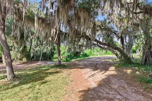 35401 Willow Cir, Fruitland Park, FL 34731 - Photo 43