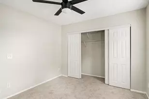 8211 Country Oaks Ct, Sarasota, FL 34243 - Photo 11