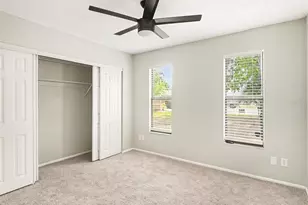 8211 Country Oaks Ct, Sarasota, FL 34243 - Photo 11