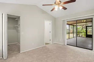 8211 Country Oaks Ct, Sarasota, FL 34243 - Photo 19