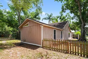 8211 Country Oaks Ct, Sarasota, FL 34243 - Photo 17