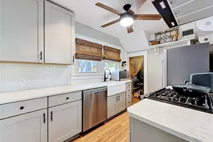 701 14th St N, Saint Petersburg, FL 33705 - Photo 19