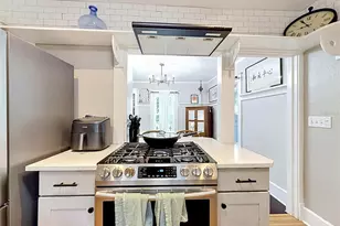 701 14th St N, Saint Petersburg, FL 33705 - Photo 17