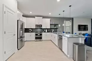 9254 Sommerset Hills Dr, Davenport, FL 33896 - Photo 3