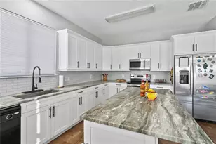1010 Elderberry Dr, Davenport, FL 33897 - Photo 5