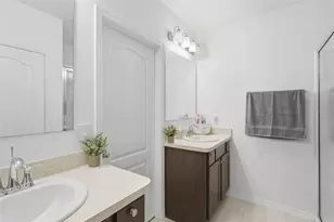 227 Villavista Ct, Davenport, FL 33896 - Photo 17