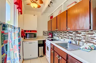 523 Club Cir, Lake Wales, FL 33898 - Photo 9