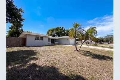 6712 Conetta Drive, Sarasota, FL 34243 - Photo 3