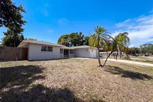 6712 Conetta Dr, Sarasota, FL 34243 - Photo 3