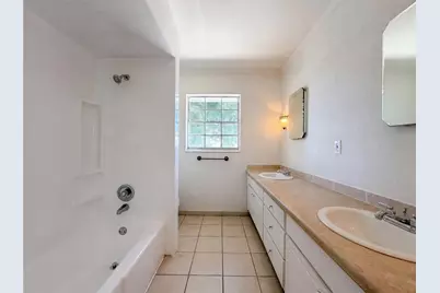 6712 Conetta Drive, Sarasota, FL 34243 - Photo 17
