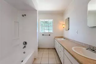 6712 Conetta Dr, Sarasota, FL 34243 - Photo 17