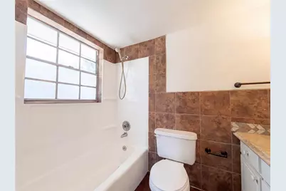 6712 Conetta Drive, Sarasota, FL 34243 - Photo 19