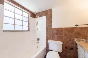 6712 Conetta Dr, Sarasota, FL 34243 - Photo 19