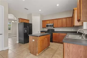 8848 Bogaert Dr, Groveland, FL 34736 - Photo 21