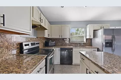 568 Kingfisher Drive, Kissimmee, FL 34759 - Photo 5