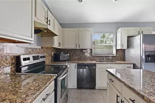 568 Kingfisher Dr, Kissimmee, FL 34759 - Photo 5