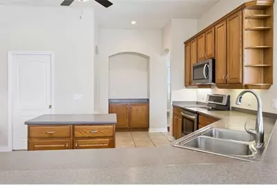 2347 Warren Woods Drive, Orlando, FL 32835 - Photo 13