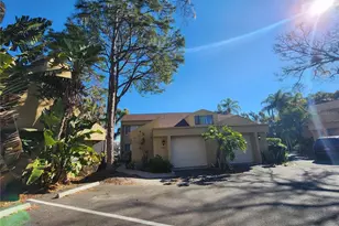 3402 Ellenwood Ln, Tampa, FL 33618 - Photo 3