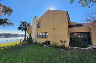 3402 Ellenwood Ln, Tampa, FL 33618 - Photo 3