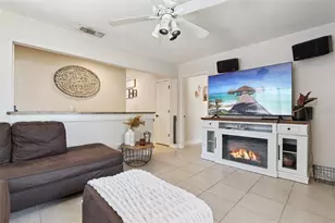 209 E Catawba St, Fruitland Park, FL 34731 - Photo 5