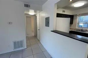 2800 E 113th Ave, Tampa, FL 33612 - Photo 9