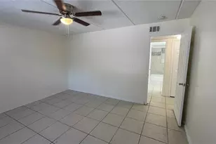 2800 E 113th Ave, Tampa, FL 33612 - Photo 13