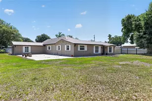 3240 Apfel Rd, Wesley Chapel, FL 33543 - Photo 3
