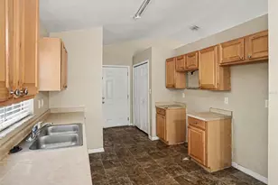 6525 Aladdin Dr, Orlando, FL 32818 - Photo 5