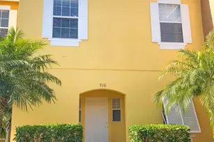 910 Park Terrace Cir, Kissimmee, FL 34746 - Photo 1