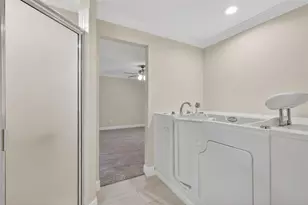 2294 Knollwood Dr, Leesburg, FL 34748 - Photo 9