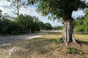 3104 Broken Arrow Ct, Wimauma, FL 33598 - Photo 11