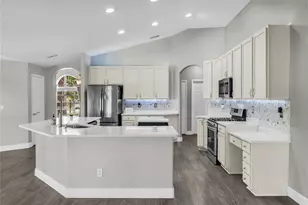 2466 Holly Berry Cir, Clermont, FL 34711 - Photo 3