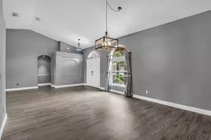 2466 Holly Berry Cir, Clermont, FL 34711 - Photo 11