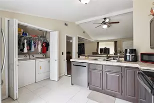 25 W Thrush St, Apopka, FL 32712 - Photo 7