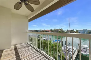 323 Madeira Cir, Saint Petersburg, FL 33715 - Photo 25