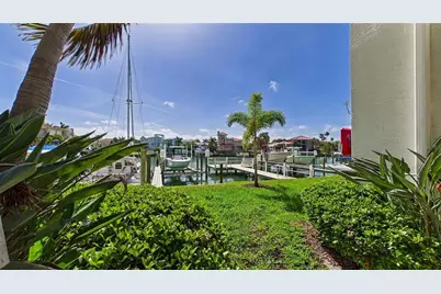 323 Madeira Circle, Saint Petersburg, FL 33715 - Photo 25