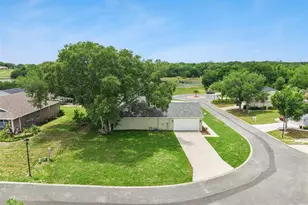 100 Fairway Cir, Umatilla, FL 32784 - Photo 13