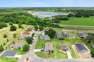 100 Fairway Cir, Umatilla, FL 32784 - Photo 21
