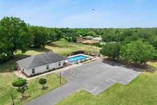 100 Fairway Cir, Umatilla, FL 32784 - Photo 17