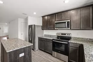 1758 Withernsea Ct, Tavares, FL 32778 - Photo 9