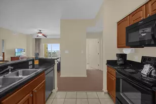 8101 Resort Village Dr, Orlando, FL 32821 - Photo 9