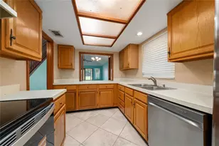 8534 Sparrowhawk Ct, Orlando, FL 32829 - Photo 11