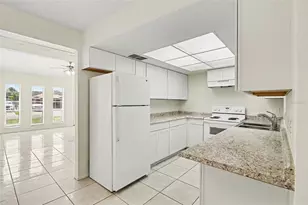136 W Cedarwood Cir, Kissimmee, FL 34743 - Photo 5