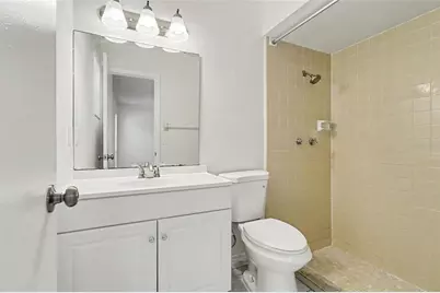 136 W Cedarwood Circle, Kissimmee, FL 34743 - Photo 11