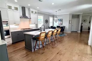1028 5th St N, Saint Petersburg, FL 33701 - Photo 9