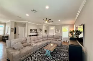 1028 5th St N, Saint Petersburg, FL 33701 - Photo 5