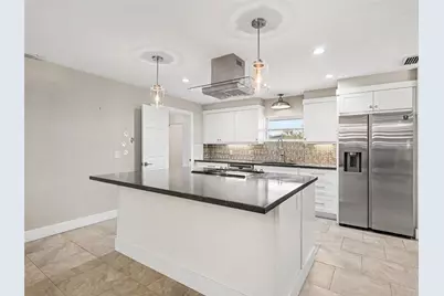 2746 Hibiscus Street, Sarasota, FL 34239 - Photo 15
