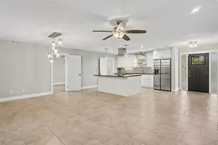 2746 Hibiscus St, Sarasota, FL 34239 - Photo 11